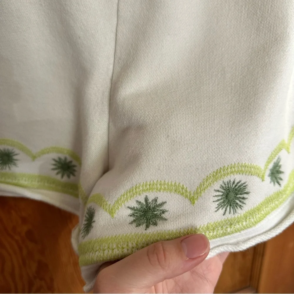 anthropologie marka embroidered pull on shorts